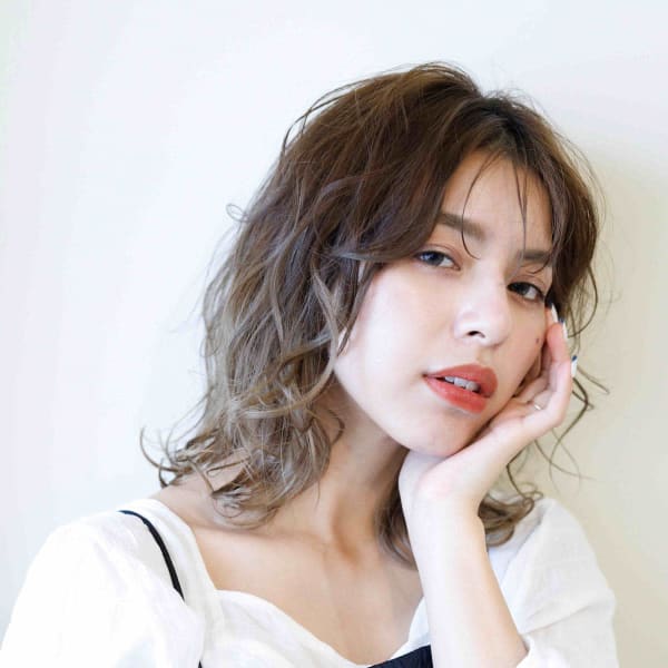 《透明感》イルミナカラー☆彡艶感のある色味・外国人風な透明感で思わず自慢したくなるヘアに☆|FOUR PLACE