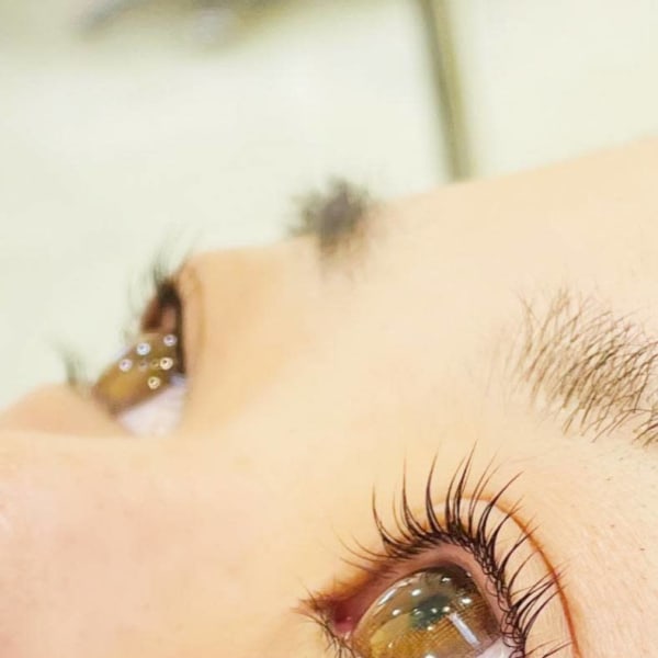 好評♪♪【パリジェンヌ ラッシュリフト】オフィスでも馴染むナチュラルな仕上がりで、オトナ女子を演出◎|KOZO AiM 竹ノ塚西口店