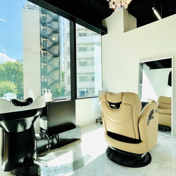 美とリラックスの秘密の場所。個室美容室で贅沢なひととき|BARON Beauty 池袋