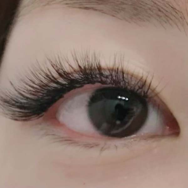 《オススメ！ボリュームラッシュ》ゴージャスな目元～上品ナチュラルまで♪ワンランク上の目元が完成☆彡|ALETTA eyelash