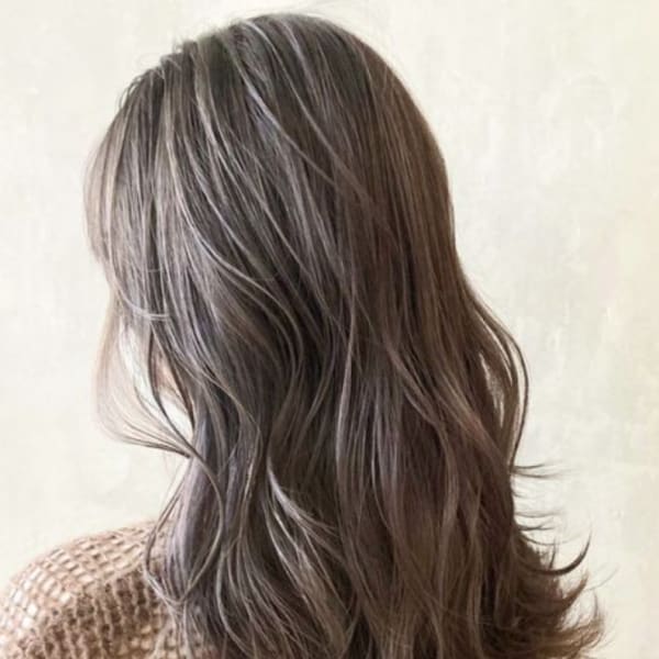 白髪染めをしても 年齢、髪質に関係なく 艶髪を手に入れたいあなたへ 贅沢オイル系ヘアカラーで叶えます|chaton 中崎