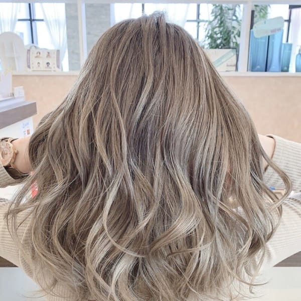 《カラーのこだわり(2)》業界最高峰ケアブリーチ使用☆キレ毛＆ダメージを94%削減|La Bless 大阪梅田サロン[LINKS前]