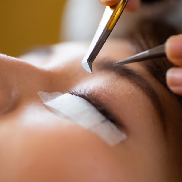 一本一本丁寧に装着するからモチの良さ◎自然なボリューム感が叶う♪目力UPで、印象的な目元に…☆|gentil