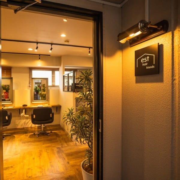あなたもカッコイイメンズに☆彡カジュアルからビジネスまで幅広くアレンジします！|est hair by friends 新宿店