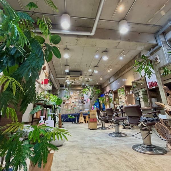 《好評♪♪》洗練されたカット技術★トレンド～ナチュラルまで幅広いヘアスタイルに対応可能★|4H＋