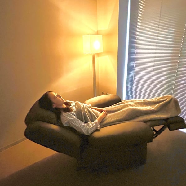 好評♪♪【デンキバリブラシ+ドライヘッドスパ80分】目の疲れやリフトアップに効果あり!|ドライヘッドスパ専門店 ヘッドスパNONREM【ノンレム】