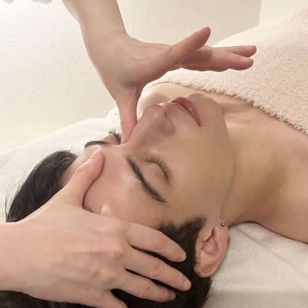 【隆鼻＋輪郭矯正】隆鼻＋小顔矯正で美しく☆彡自慢のテクニックであなたのキレイをサポート♪|隆鼻矯正専門店 Raplit 美鼻＆小顔 新宿店【ラプリ】