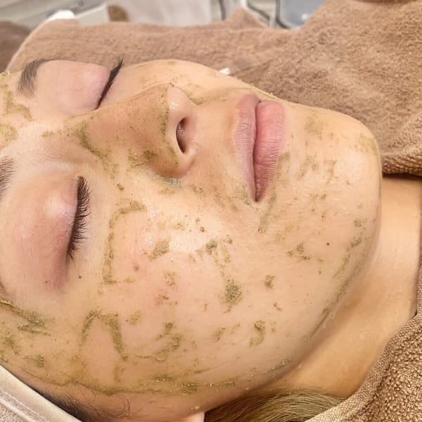 《初めての方歓迎★》肌ツヤアップの効果が期待できる♪♪【ハーブピーリング】顔や背中でお試し下さい！|EARTH esthetic 土気あすみが丘店