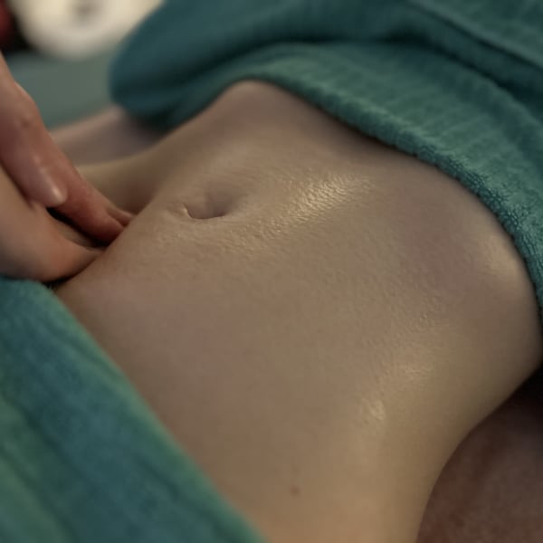 チネイザン(内臓+腸セラピー)+足つぼ60分 |Anjuna式自然療法~アヴェ~