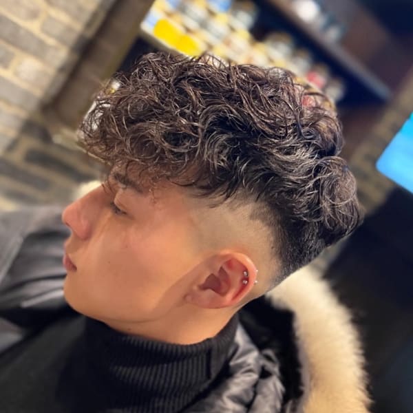 バーバーショップの常識を覆す!パーマも特化!ツイスト、スパイラルや似合わせパーマ得意!|Million Bucks Barbershop 御徒町店