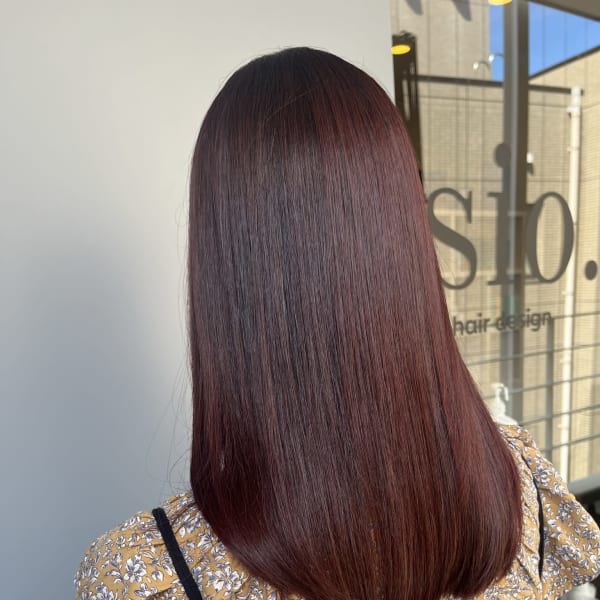 頭皮が染みる方にはしっから保護+オイルカラーでなるべく頭皮の刺激を抑えます。|Sio. hair