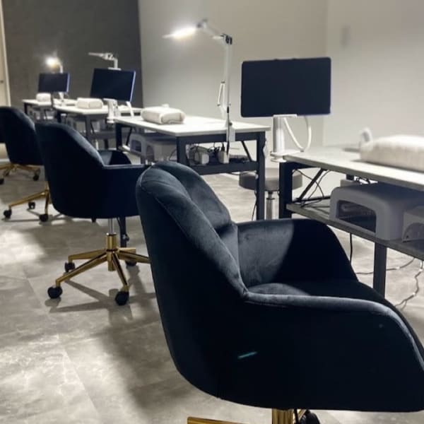 オススメ☆【トレンド定額コース】なじみの良いカラーをアナタに合わせて♪健康的なツヤツヤの美爪に♪|ネイルサロンCalin