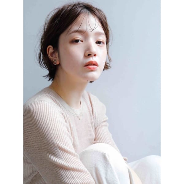 【駐車場完備】顔周りの絶妙なバランスで小顔にも◎個性×トレンドの似合わせカットで魅力を最大限に♪春日|CAPA south 春日・大野城店