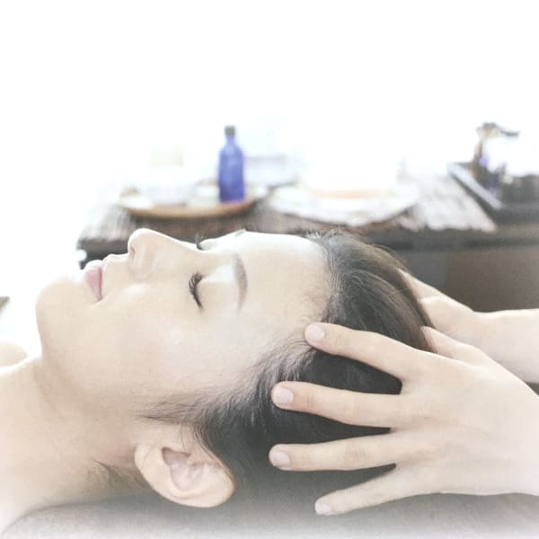 【初めての方も大歓迎☆】完全個室で頭皮毛根のケアとアロママッサージのとても癒される時間|Magenta Room by HANAMIZUKI