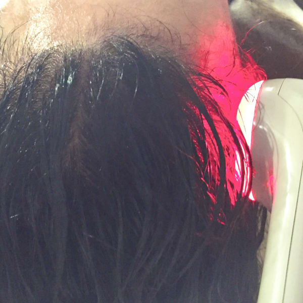 白髪をなんとかしたい！生えはじめた白髪の悩みに！【白髪育毛活力アデノブーストスパ】|Magenta Room by HANAMIZUKI