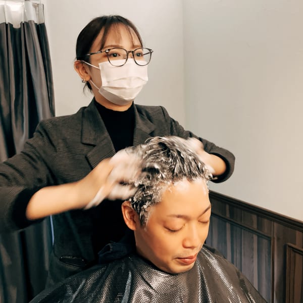 当店自慢のヘッドスパも人気です|Million Bucks Barbershop 御徒町店