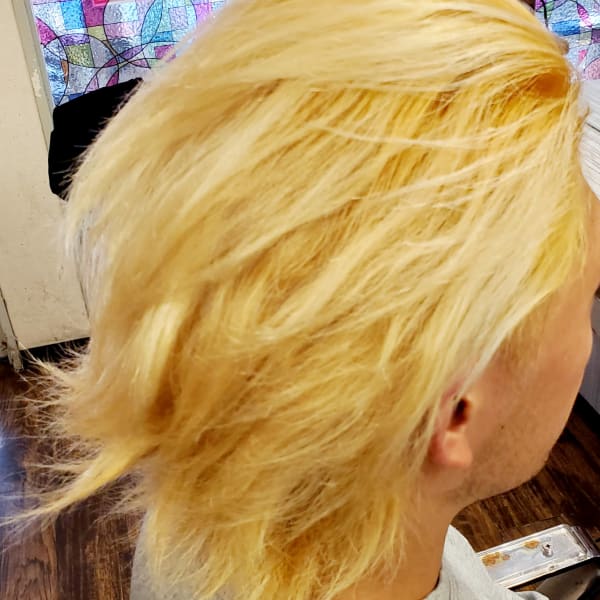 ブリーチ　ダブルカラーでハイトーンカラーがキレイに発色いたします|ROCO Market extensions 亀戸店