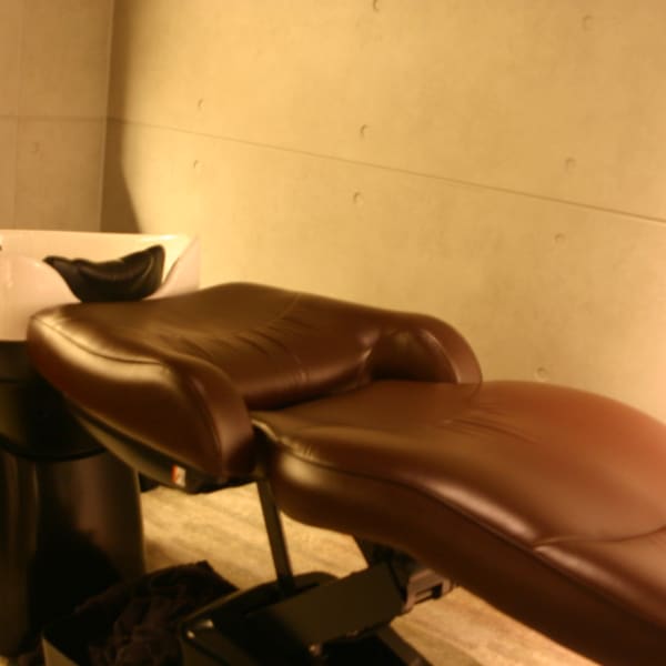 ゆったりとしたシャンプー台でリラックスと癒し♪|P.s←B