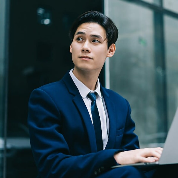 【博多駅☆】メンズの新定番！アイブロウスタイリング￥5,400画面越しでも眉毛で第一印象変わります|BRONZE EYE