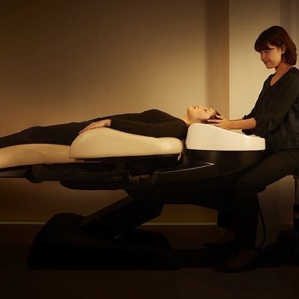 **こだわりのヘッドスパで頭皮改善**|全席個室美容室 Zina 船橋南口 髪質改善&トリートメント