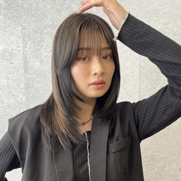 今、韓国風を叶えるなら。顔周りのレイヤーを活かしたストレートがトレンド|HAIR & MAKE EARTH 三軒茶屋店