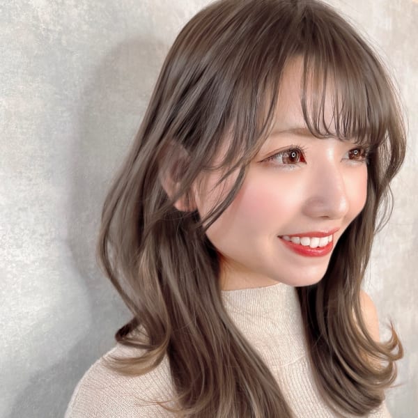 前髪、顔周り、小顔カットが得意なサロン|【シェアサロン】LiVi hair