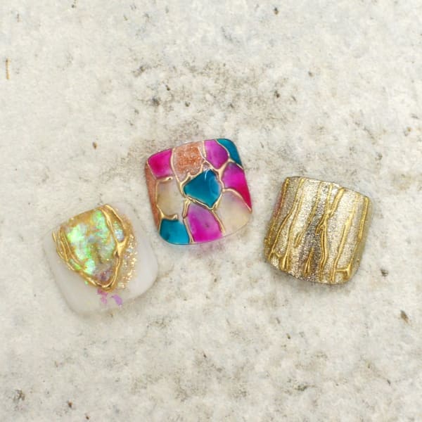 周りと差がつく季節ごとのデザインで足元からお洒落に☆普段ハンドネイルが出来ない方にもオススメ♪|Lukia