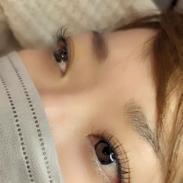 沁みないグルー★シアノアレルギー対応★ＬＥＤエクステ|Nana eyelash