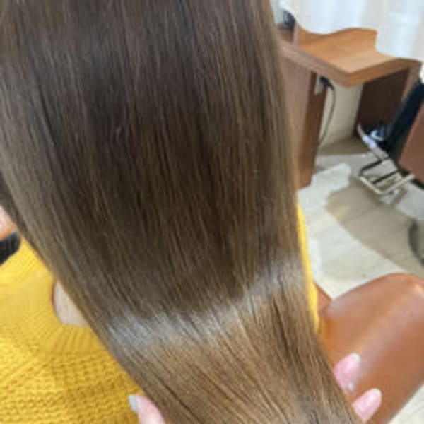 癖に悩むあなたへ【美革ストレート】ブリーチ毛にも対応できるダメージレスな酸性ストレート♪|soin de brace elne 立花店