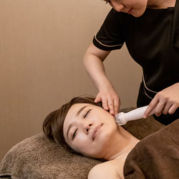 小顔リフトアップでスッキリ体験♪エステ付き|美肌脱毛&トータルビューティー パールプラス 桑名店【小顔/痩身/フェイシャル】