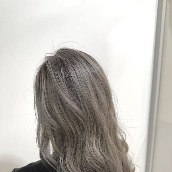 ブリーチカラーで理想の髪色に♪|HALO