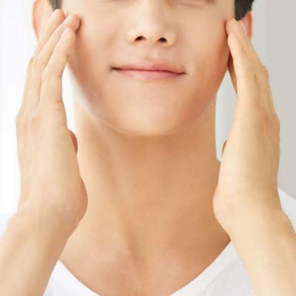 顔のコリは放っておくと第一印象に悪影響！仕事ができる男性ほど実践している表情筋トレーニング|メンズエステサロンTransATT 代官山・中目黒・恵比寿本店