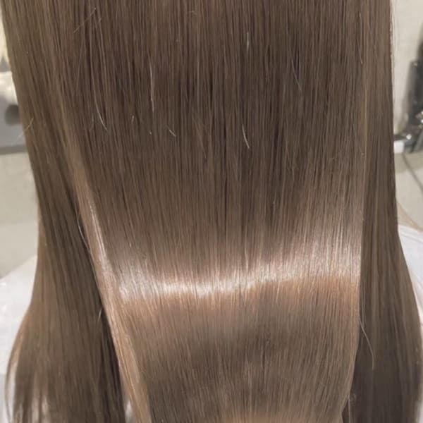 縮毛矯正・ストレートが得意◎ [渋谷/原宿/渋谷駅/原宿駅/髪質改善/縮毛矯正/ストレートパーマ]|ever 渋谷/原宿【髪質改善/縮毛矯正/ダブルカラー/ブリーチ/メンズ】