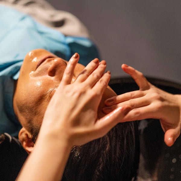 完全個室★男性専用★個室の贅沢空間で本格的な『育毛促進ヘッドＳＰＡ』|【メンズ個室サロン】ALL DAY HELLO'S