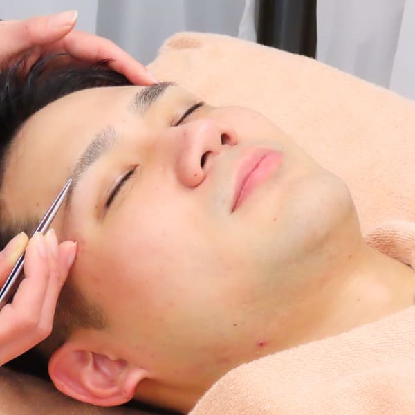 《お子様連れ歓迎》顔のバランスや骨格に合わせて整えます♪|アイブロウ&ビューティ Miory