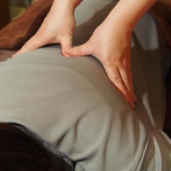 首・肩がつらい方にオススメの【肩こり改善コース】☆|リラクゼーション SORA