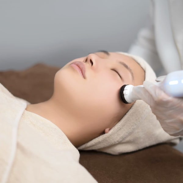 特許申請中！大学と共同開発のフェイシャルマシン|【痩身小顔専門サロン】 DR.VISEA 恵比寿店