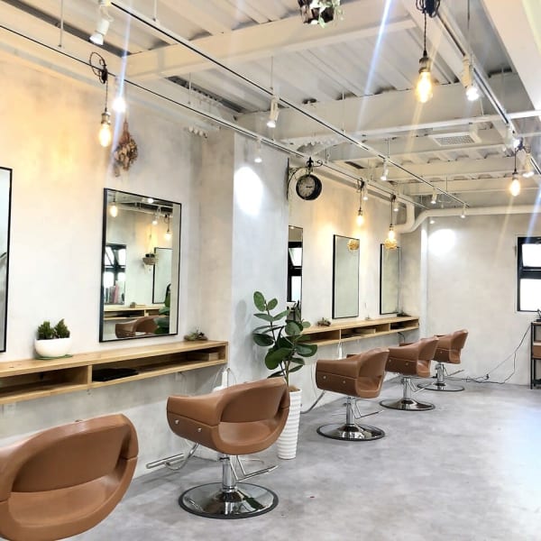 ☆おしゃれで居心地の良さが自慢のサロン☆【Wi-Fi完備/漫画充実】|manarino by little