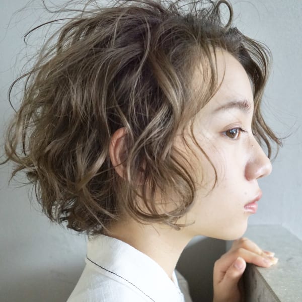 手ぐしでラフに決まるよう計算された『洗いざらしで決まるパーマ』にリピーター多数|kos