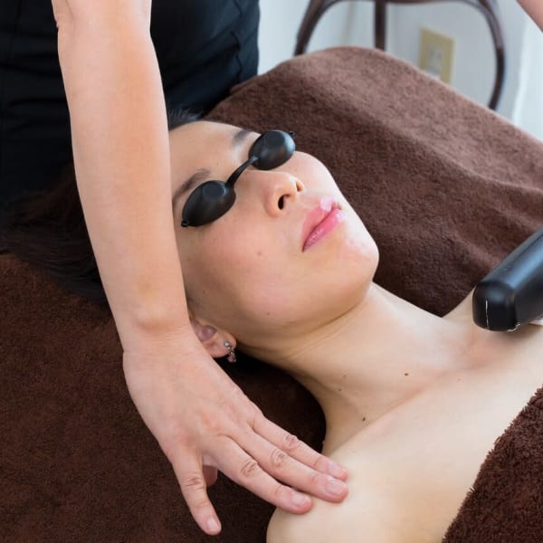 光◇美バストケア◆ハリUP◇光&干渉波 50分 6800円|エステプライムローズ相模大野