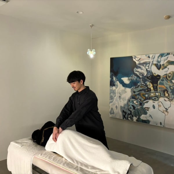 オシャレな完全個室であなただけの癒し空間♪本格オーダーメイド施術でお体の不調をしっかり根底改善!!|腰痛・肩こり根底改善サロン Re±body