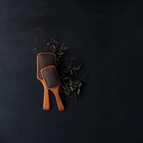 【美容雑誌掲載、アワード多数受賞】AVEDA「パドルブラシ」|クロードモネ H2O・ AVEDA 東京ビルTOKIA店