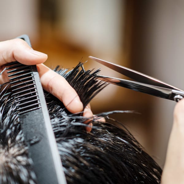 バーバーのスキルと最新の技術を合わせ、お客様の理想やトレンドを含んだ髪型をご提供しています。|hair pocket 恵比寿