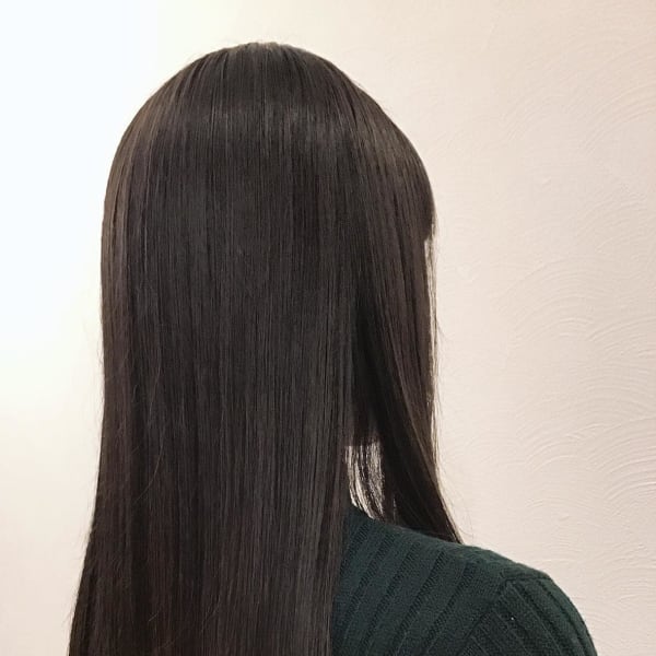 髪に優しい薬剤でクセやうねりでまとまらない髪の毛も何度も触れたくなる滑らかな指通りに！|Atelier pono