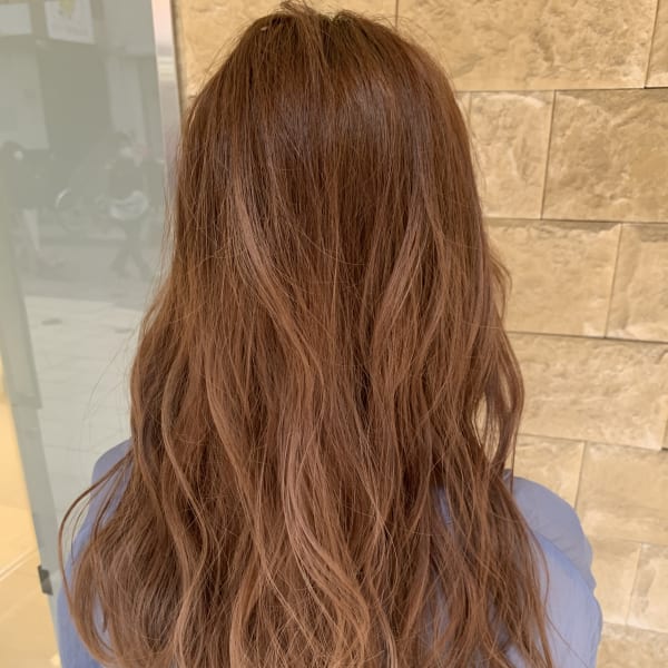 トリートメント配合で化粧品指定のパーマ剤を使うからダメージレスで、さらにタイムレス。|HAIR & MAKE EARTH 高円寺店