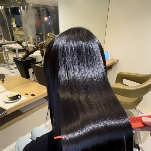 『ダメージレスでつやつやの髪に』化粧品指定の厳選されたよりダメージを抑えた縮毛矯正★|HAIR & MAKE EARTH 高円寺店