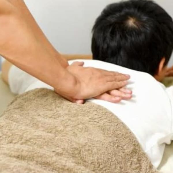 肩こり、腰痛などの身体の痛み、不眠による睡眠不足、根本から改善してみませんか？|こり・ラボ