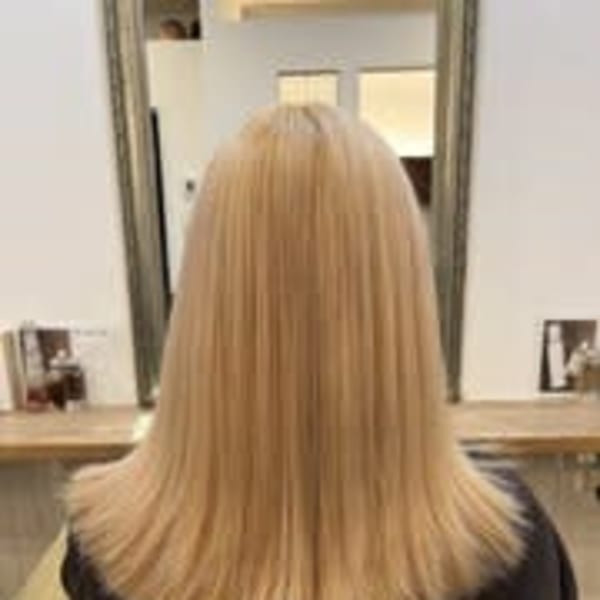 ブリーチ材はプレックス剤入りでダメージレスに|CLASS