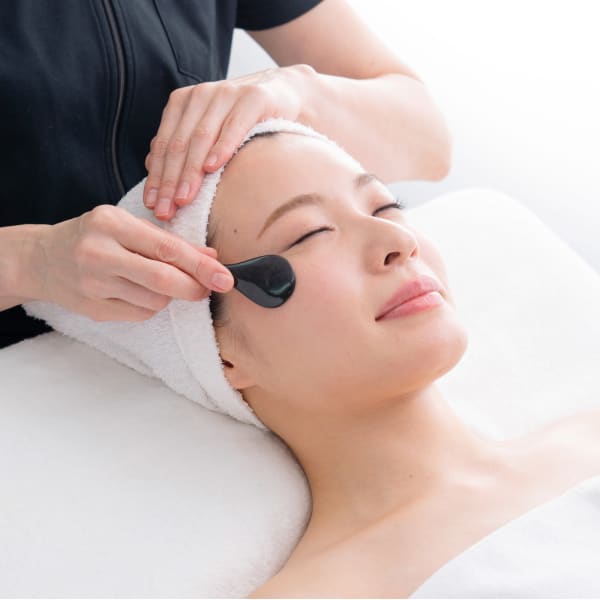 タイプ別にご対応☆こだわりの目元ケアでクマ・シワ・たるみにアプローチ!!|エヴァーグレース河原町店