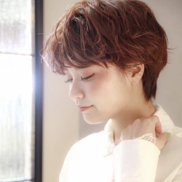 まるでハサミで創る彫刻のように。柔らかく、しなやかに。繊細なカット技術で質感思いのまま。|ATENA AVEDA 広島三越店